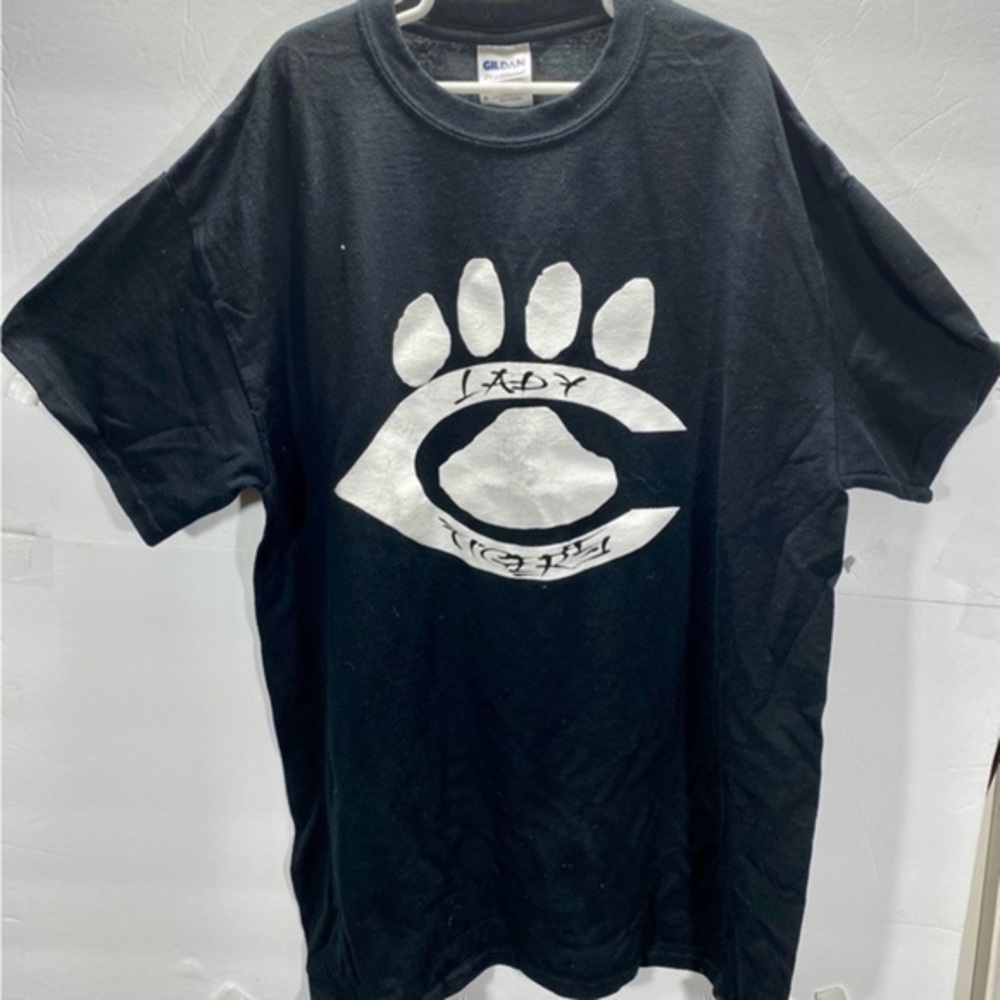 2 GILDAN LADY TIGERS MEDIUM T’SHIRT